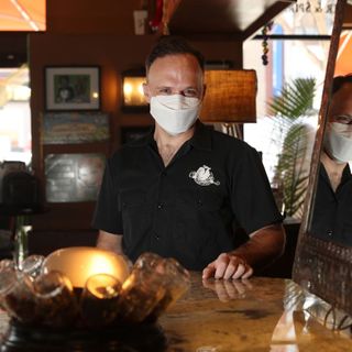 The pandemic plight of Chicago restaurant workers: Maskless customers, no vaccines and a constant COVID-19 risk