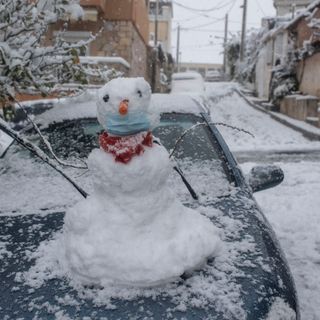 New legislation would allow Delaware police to ticket motorists who don't clean snow off vehicles