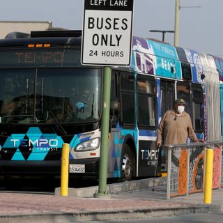 LA lawmaker: Bus dash cams could curb parking scofflaws who tie up traffic