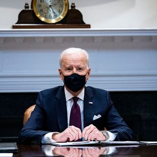 Biden rides a 'Keep It Simple, Stupid' strategy to early success