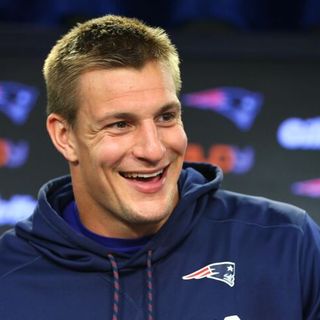 Rob Gronkowski is coming out of retirement and reuniting with Tom Brady