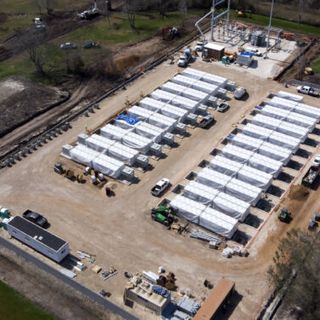 Report: Tesla is secretly building a giant 100 MW battery in Texas