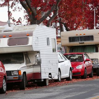 Palo Alto: RV dwellers parked on El Camino Real receive notices to move or be towed