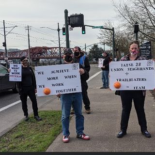 Laid off Portland stage workers say they could be working