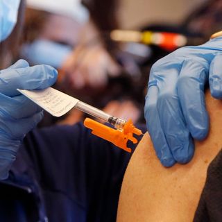 Southern Nevada Health District expands vaccine eligibility to hospitality, food service workers