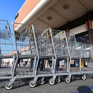 Kroger will close 3 grocery stores following Los Angeles hazard pay mandate