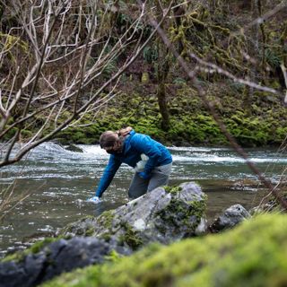 Tiny scoops of water are unlocking worlds of information about Oregon watersheds