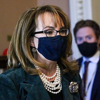 Giffords launches ad to pressure Senate to pass universal background checks bill