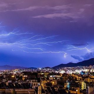 Origin of Life: Lightning Strikes May Have Provided Missing Ingredient for Earth's First Organisms