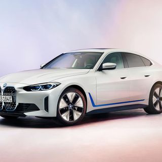 BMW offers a first look at its production i4 electric sedan | Engadget