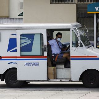 Trump administration considers leveraging emergency coronavirus loan to force Postal Service changes