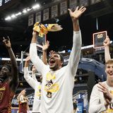 No. 8 Loyola Chicago stuns No. 1 seed Illinois to advance to the Sweet 16