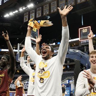 No. 8 Loyola Chicago stuns No. 1 seed Illinois to advance to the Sweet 16