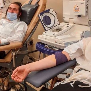 Orthodox Jews are donating plasma by the thousands to fight COVID-19