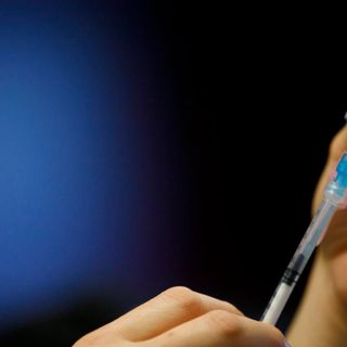 EU moves toward six-week vaccine export cut