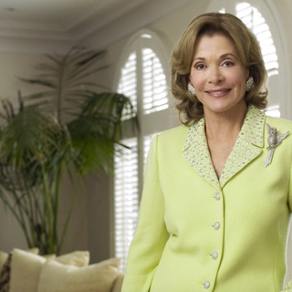 Hollywood Remembers 'Arrested Development' Star Jessica Walter as a "Comedic Genius"