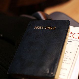 Tennessee resolution to make Bible official state book advances in committee