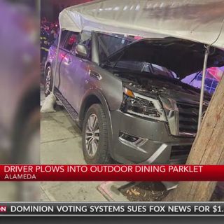 WATCH: Suspected drunk driver rams SUV into outdoor dining parklet in Alameda