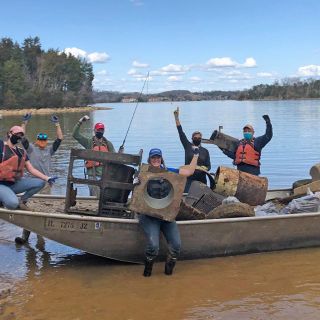 Keep the Tennessee River Beautiful volunteers pick up 15,700 pounds of trash