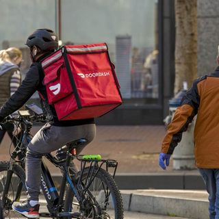 DoorDash pushes back against fee delivery commissions with new charges