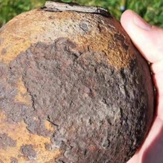 Bomb squad detonates live Civil War cannonball found in Maryland