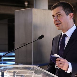 Buttigieg charms Washington with his accessibility