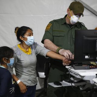 Over 4,000 migrants, many kids, crowded into Texas facility