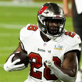 Leonard Fournette chose Bucs reunion over 'more money' elsewhere: 'This team kind of humbled me'