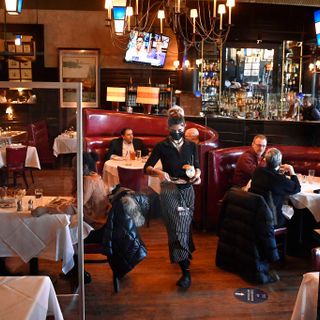 Experts: Increased restaurant capacity partly to blame for COVID surge in CT