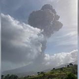 St. Vincent’s La Soufriere volcano blows in ‘explosive eruption’ - National | Globalnews.ca