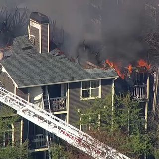 4 Firefighters Suffer Minor Injuries While Battling Massive Apartment Fire in NJ