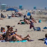 Global coronavirus deaths cross 200,000, US beaches reopen, NY expands testing