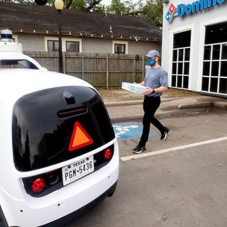 Domino's pizzas now delivered with autonomous cars in Houston