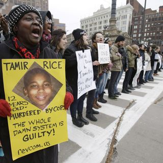 Family asks feds to reopen case on Tamir Rice police killing