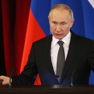 Putin warns against crossing Russia's 'red lines,' talks up military advancement