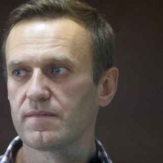 Jailed Kremlin critic Alexey Navalny ends hunger strike