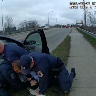 Michigan police officer punches suspect during traffic stop arrest. Department chief defends actions | CNN