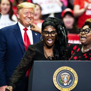 Fox News Cuts Ties With Diamond & Silk, Unofficial Trump ‘Advisers’ Who Spread Bonkers Coronavirus Claims