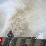 Storm Eunice heads for UK and prompts danger to life warning