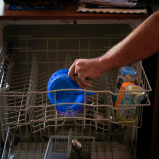 To pre-rinse or not to pre-rinse? How to use your dishwasher during the drought