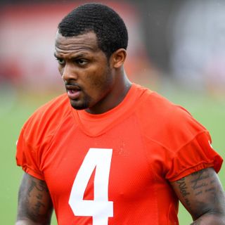 Deshaun Watson made appointments with how many different massage therapists?