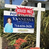Home sales plunge in Southern California, and prices level off as mortgage rates rise