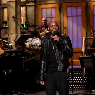 Dave Chappelle monologue disappoints on 'Saturday Night Live'