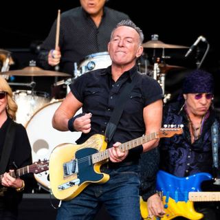 Bruce Springsteen postpones remaining 2023 tour dates