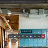 Automatisch laten zakken van de opgeheven hand van een gebruiker na het spreken in Microsoft Teams