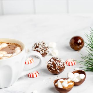 Vegan Hot Chocolate Bombs (Dairy-free, 3 Ingredient)