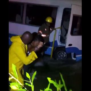 VIDEO: First responders recscue people trapped by flooding on Old Parham Road - Antigua Breaking News