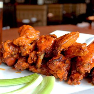 8 Chicken Wing Hotspots In Boston That Are Finger Lickin’ Fantastic