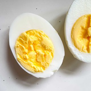 How to Cook the Perfect Hard-Boiled Egg - Cook Fast, Eat Well