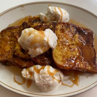 french toast, with vanilla ice cream, maple syrup and butterscotch.